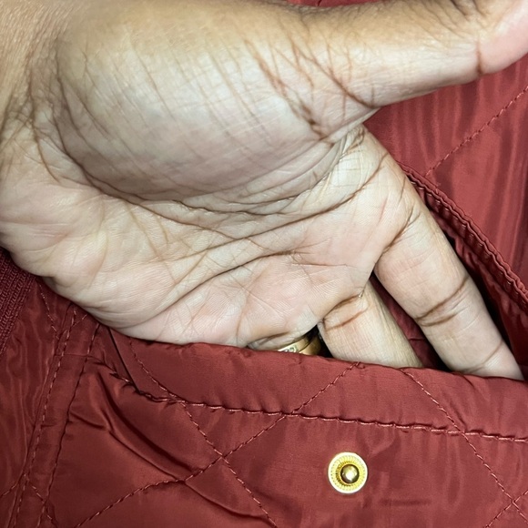 Adrienne Vittadini Women’s Quilted Vest - Burgundy - Size Large - Picture 6 of 9